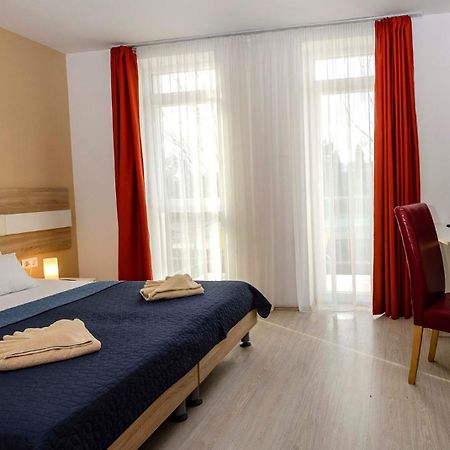 Hotel Pallone Balatonfured Ngoại thất bức ảnh