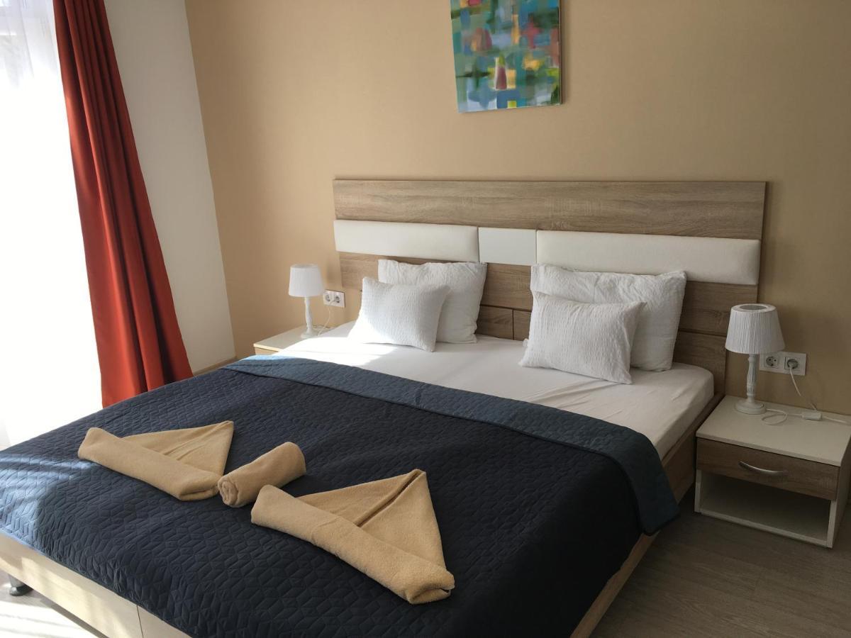 Hotel Pallone Balatonfured Ngoại thất bức ảnh