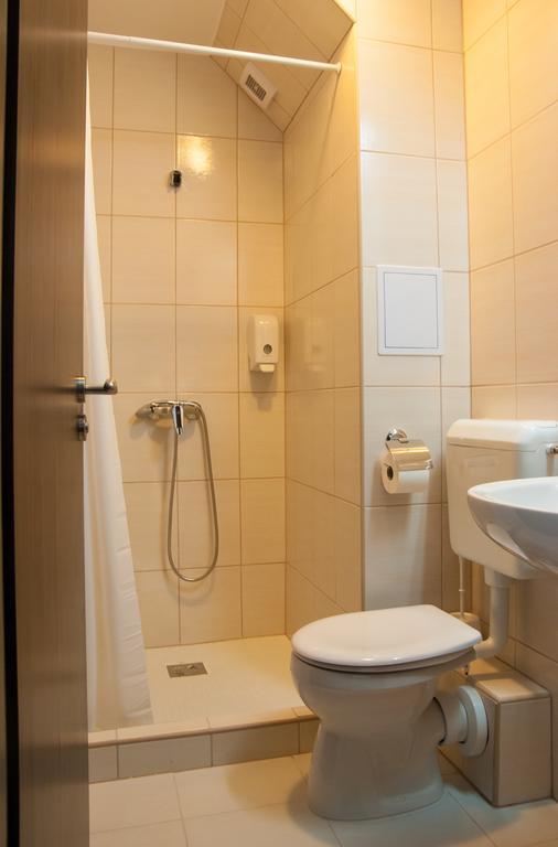 Hotel Pallone Balatonfured Phòng bức ảnh