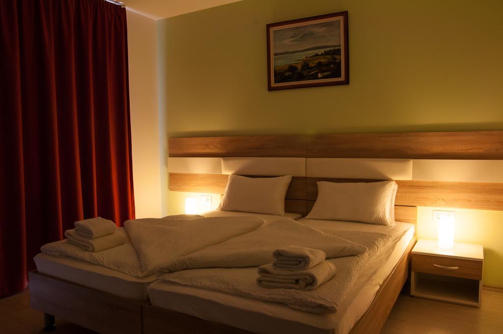 Hotel Pallone Balatonfured Phòng bức ảnh