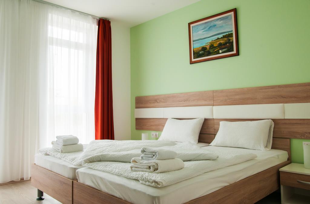 Hotel Pallone Balatonfured Phòng bức ảnh