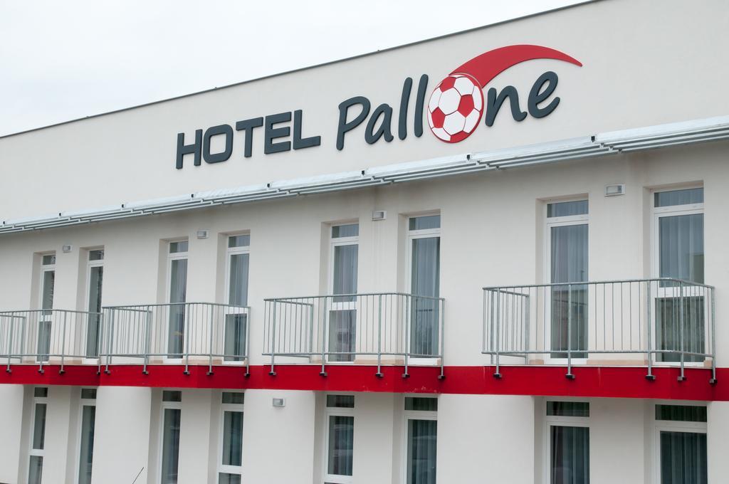 Hotel Pallone Balatonfured Ngoại thất bức ảnh
